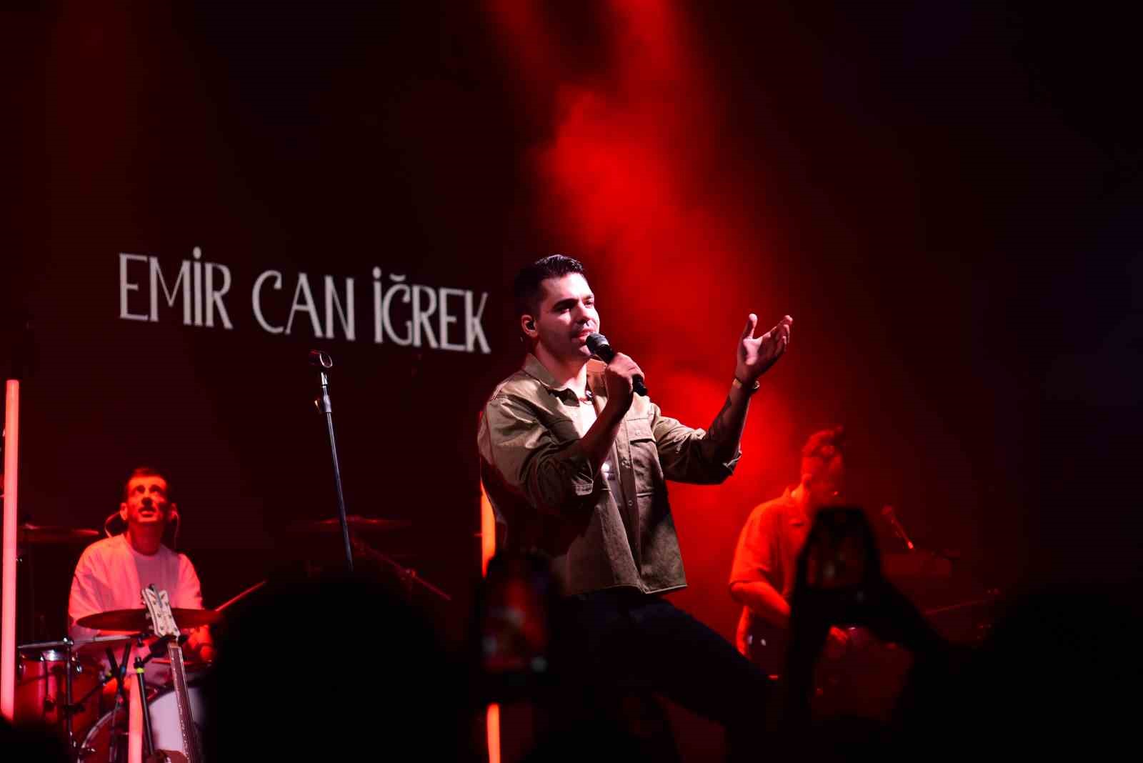 Emir Can İğrek: Ali Cabbar Şarkısının Başına Gelmeyen Kalmadı