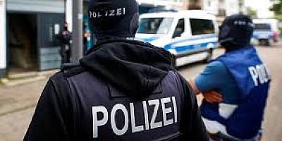 Almanya'da aşırı sağcı konsere polis engeli