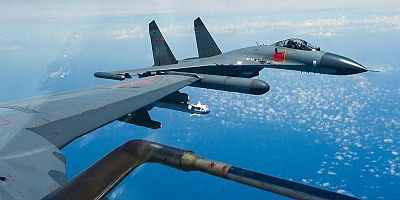 Çin savaş jeti, ABD uçağına 6 metreye kadar yaklaştı