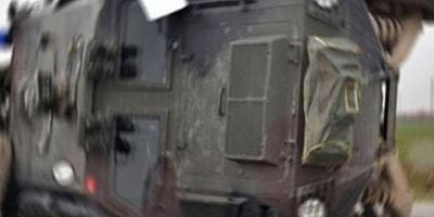 Diyarbakır'da askeri araç devrildi! Yaralı askerler var