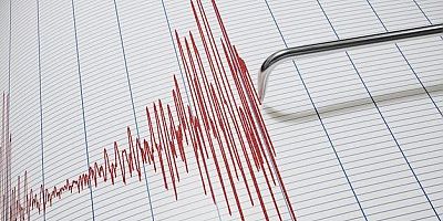 Hatay'da deprem! Çevre illerden de hissedildi