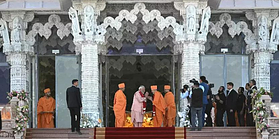 Hindistan Başbakanı, BAE’e tapınak açtı