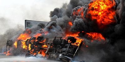 Nijerya'da Akaryakıt Tankeri Patladı: 7 Kişi Hayatını Kaybetti