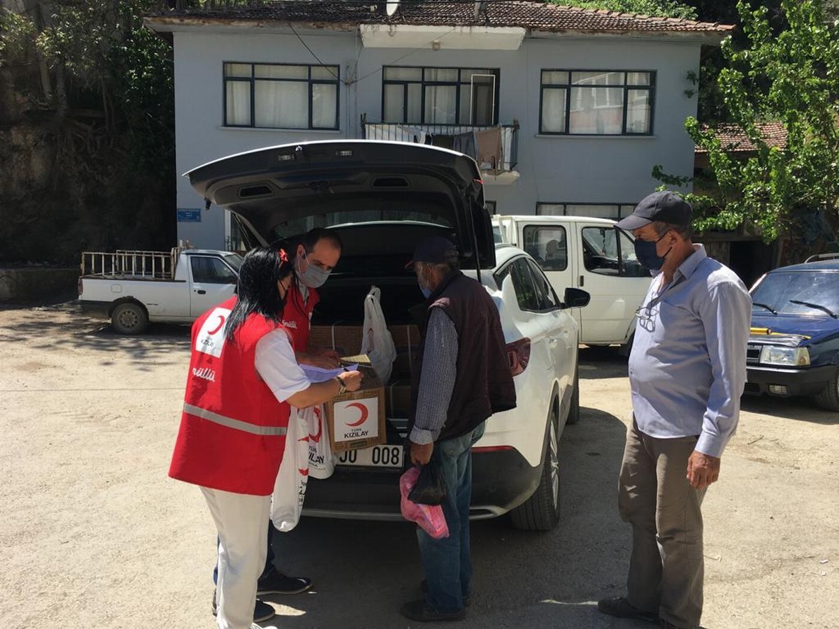 Türk Kızılay Mudanyada 150 Aileye Yardım Ulaştırdı