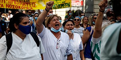 Yunanistan'da Sağlık Çalışanları Hükümet Karşıtı Protesto Düzenledi