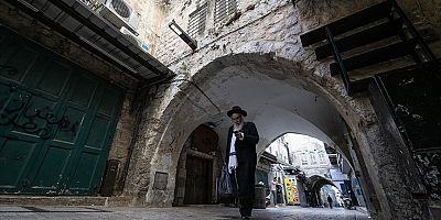 Yüzlerce fanatik Yahudi'den Doğu Kudüs'ün işgalinin 57. yılında Mescid-i Aksa'ya baskın